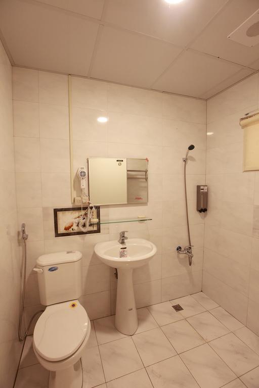 Bears Line B&B Train Station Hualien City Room photo